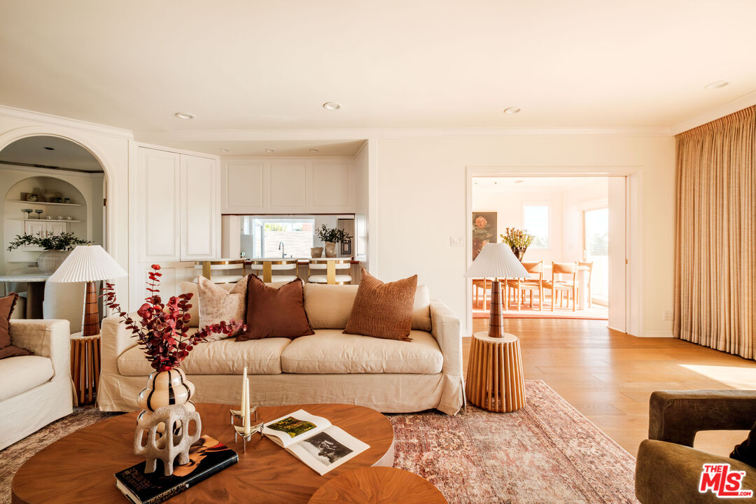 905 Berkeley Street Santa Monica, CA 90403 - Photo 4 of 33