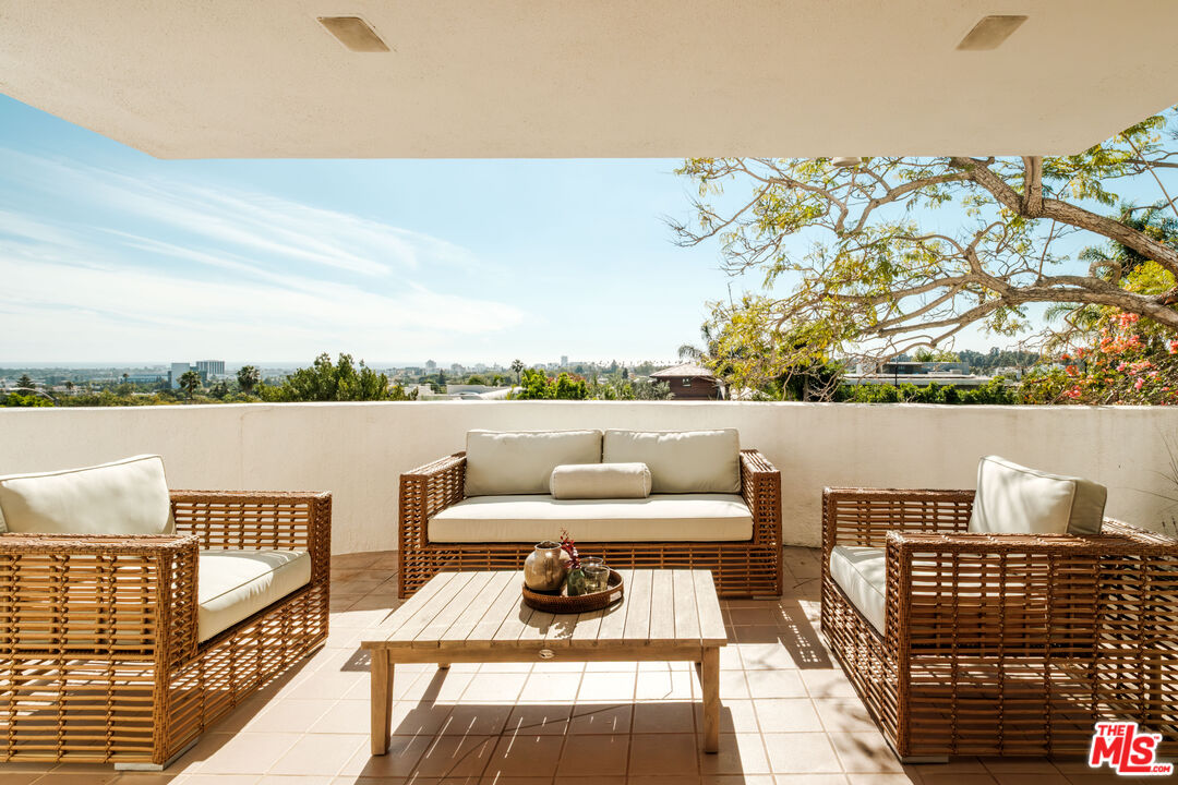 905 Berkeley Street Santa Monica, CA 90403 - Photo 7 of 33