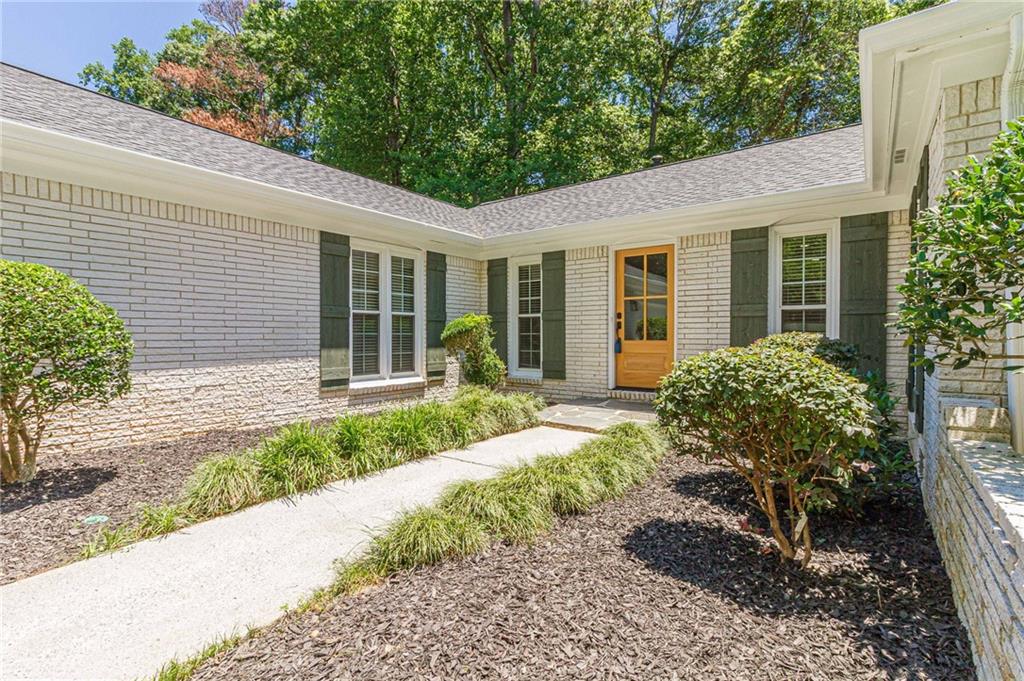 4296 Huntington Circle Atlanta, GA 30338 - Photo 3 of 46