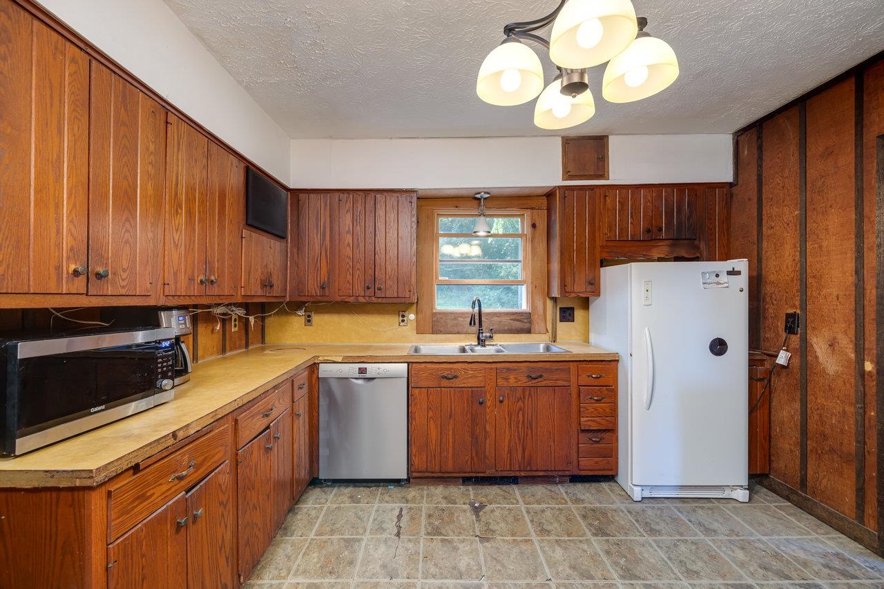 3072 Pine Grove Road Stanley, VA 22851 - Photo 3 of 75 Gallery Image 3