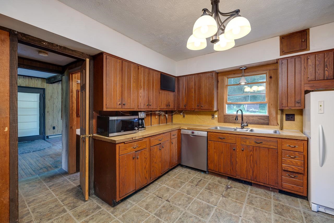 3072 Pine Grove Road Stanley, VA 22851 - Photo 4 of 75 Gallery Image 4