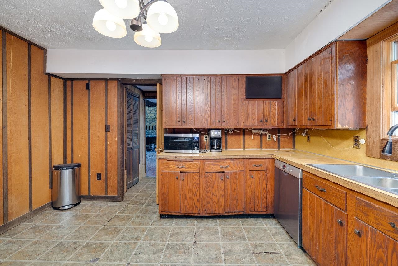 3072 Pine Grove Road Stanley, VA 22851 - Photo 5 of 75 Gallery Image 5