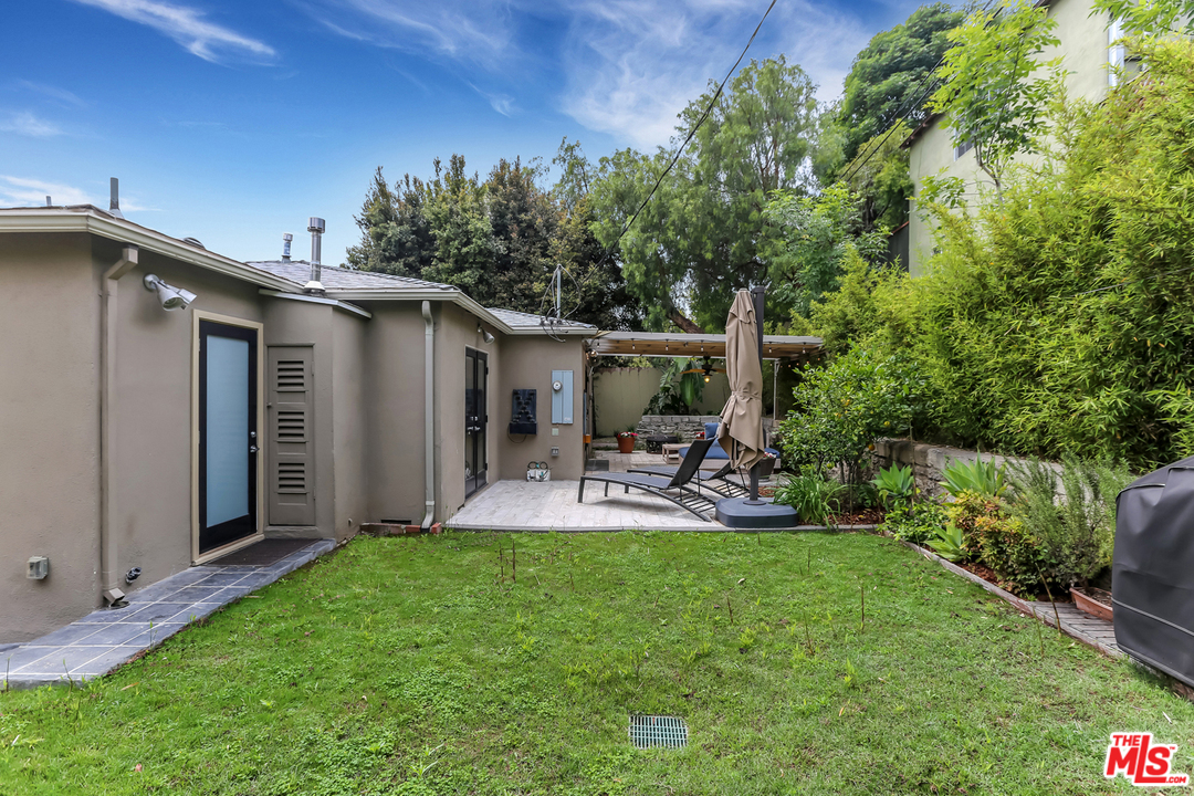 10317 Walavista Road Los Angeles, CA 90064 - Photo 18 of 21