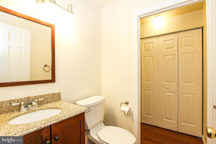 11230 Hunting Horn Lane Reston, VA 20191 - Photo 18 of 29 Bath