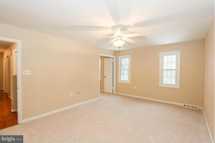 11230 Hunting Horn Lane Reston, VA 20191 - Photo 20 of 29 Bedroom (Master)