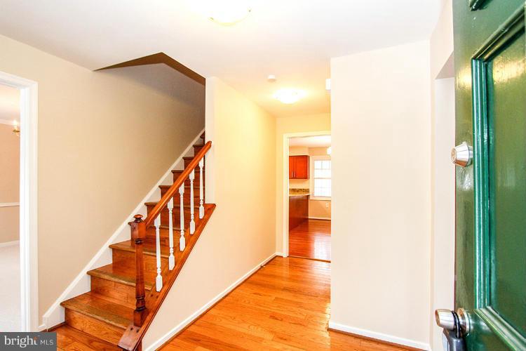 11230 Hunting Horn Lane Reston, VA 20191 - Photo 3 of 29 Interior (General)