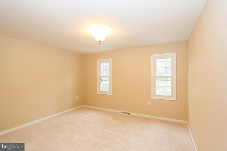 11230 Hunting Horn Lane Reston, VA 20191 - Photo 23 of 29 Bedroom