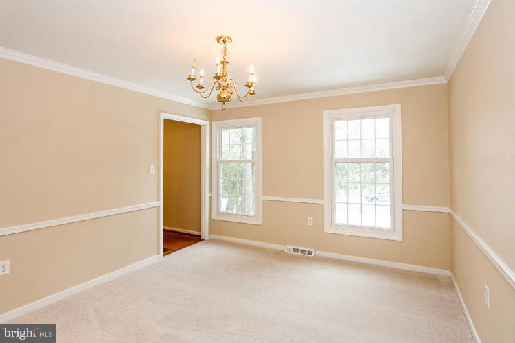 11230 Hunting Horn Lane Reston, VA 20191 - Photo 8 of 29 Dining Room