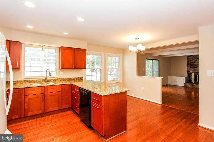 11230 Hunting Horn Lane Reston, VA 20191 - Photo 9 of 29 Kitchen
