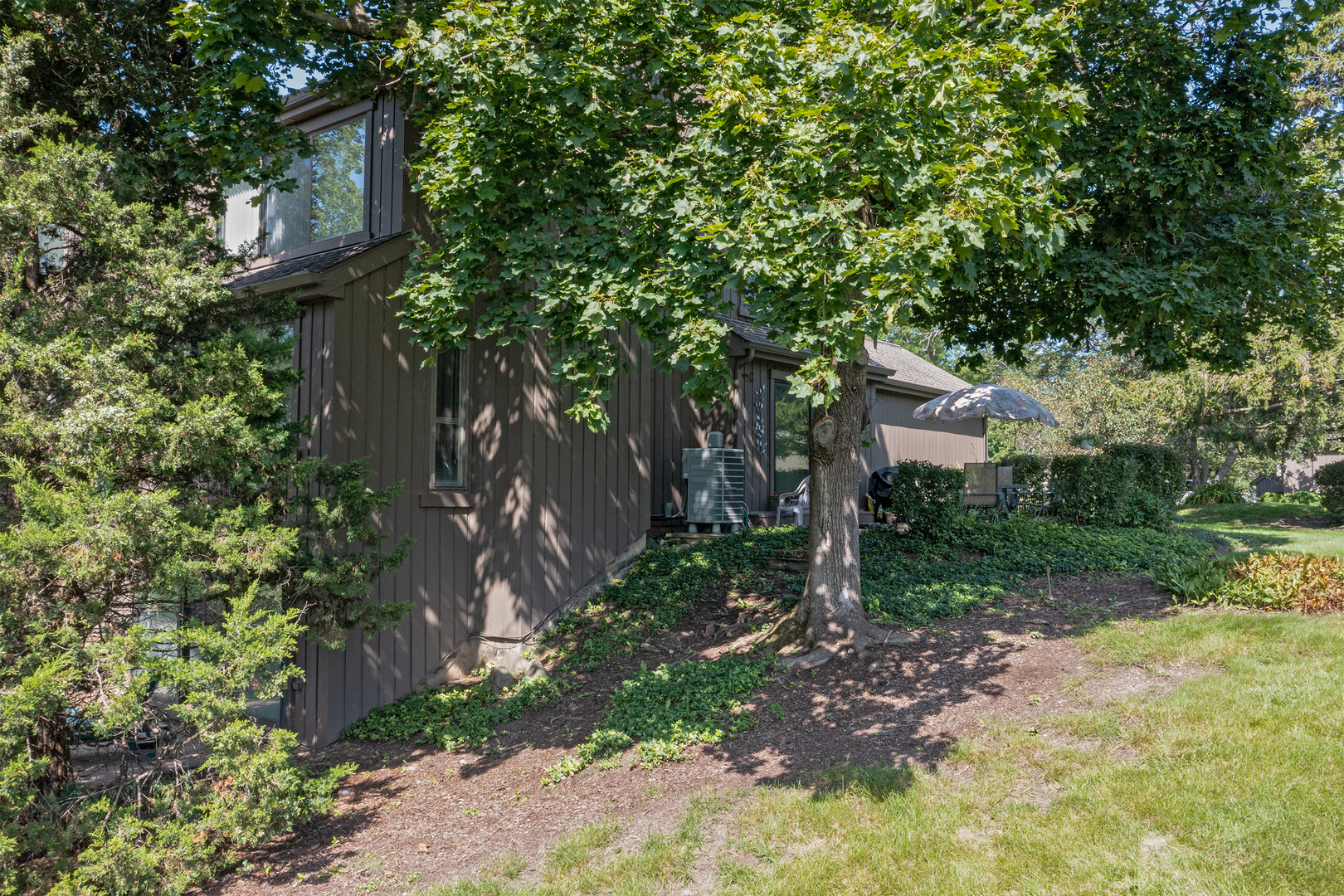 463 Woodview Road Lake Barrington, IL 60010 - Photo 4 of 16 Gallery Image 4