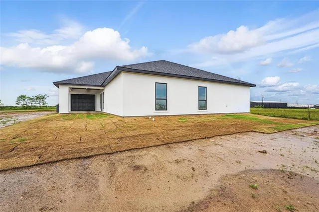 $359,999 | 105 Lawson Avenue, Mabank, TX 75147