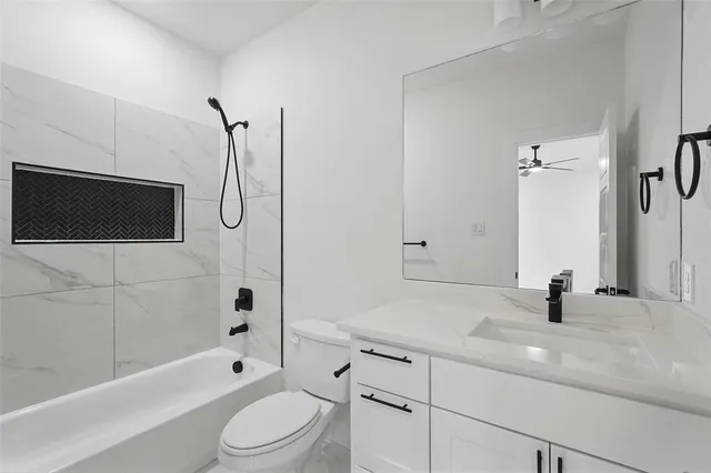 $359,999 | 105 Lawson Avenue, Mabank, TX 75147