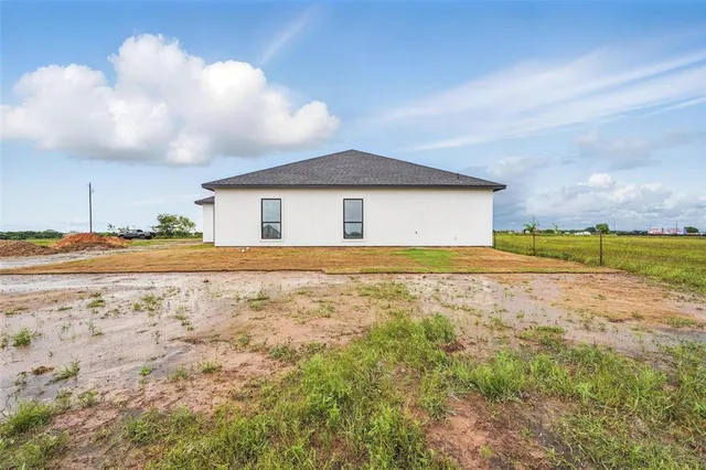 $359,999 | 105 Lawson Avenue, Mabank, TX 75147
