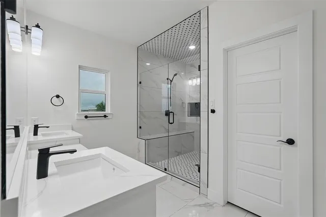 $359,999 | 105 Lawson Avenue, Mabank, TX 75147