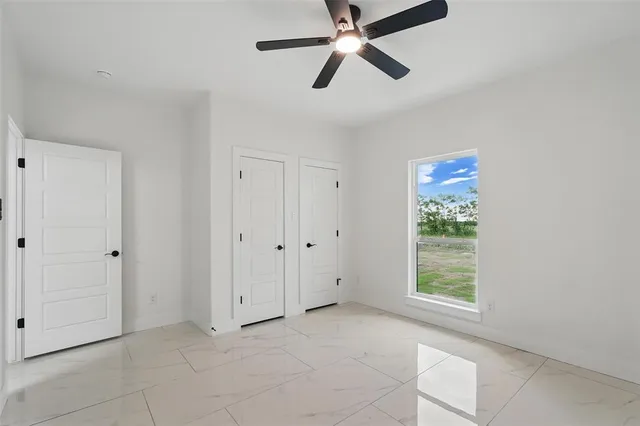 $359,999 | 105 Lawson Avenue, Mabank, TX 75147