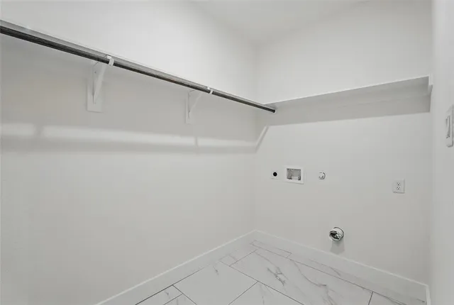 $359,999 | 105 Lawson Avenue, Mabank, TX 75147