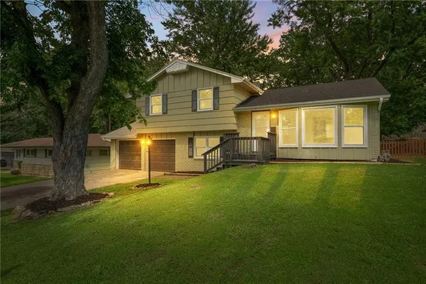 $250,000 | 7323 Maywood Avenue, Raytown, MO 64133