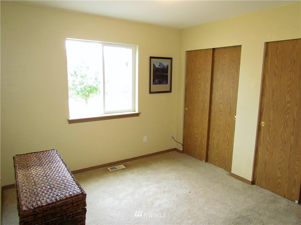 19910 Tahoma Circle Southwest Rochester, WA 98579 - Photo 17 of 18 Gallery Image 17