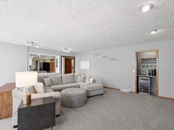 $415,000 | 2604 East 34th Street Court, Davenport, IA 52807