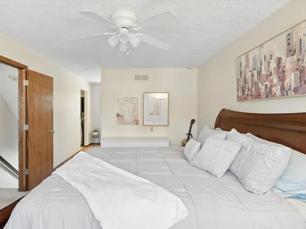 $415,000 | 2604 East 34th Street Court, Davenport, IA 52807