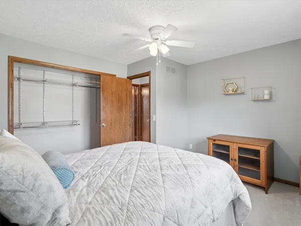 $415,000 | 2604 East 34th Street Court, Davenport, IA 52807