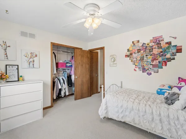 $415,000 | 2604 East 34th Street Court, Davenport, IA 52807