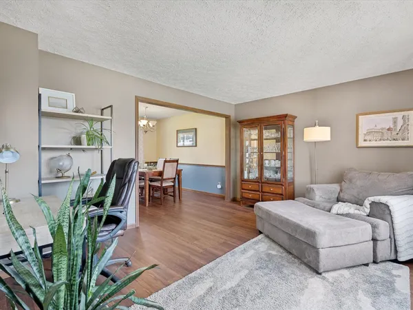 $415,000 | 2604 East 34th Street Court, Davenport, IA 52807