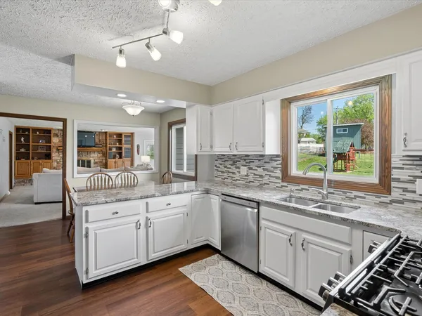 $415,000 | 2604 East 34th Street Court, Davenport, IA 52807