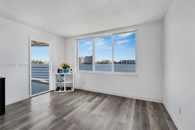 $170,000 | 1140 Northeast 191st Street, Unit 24, Miami, FL 33179