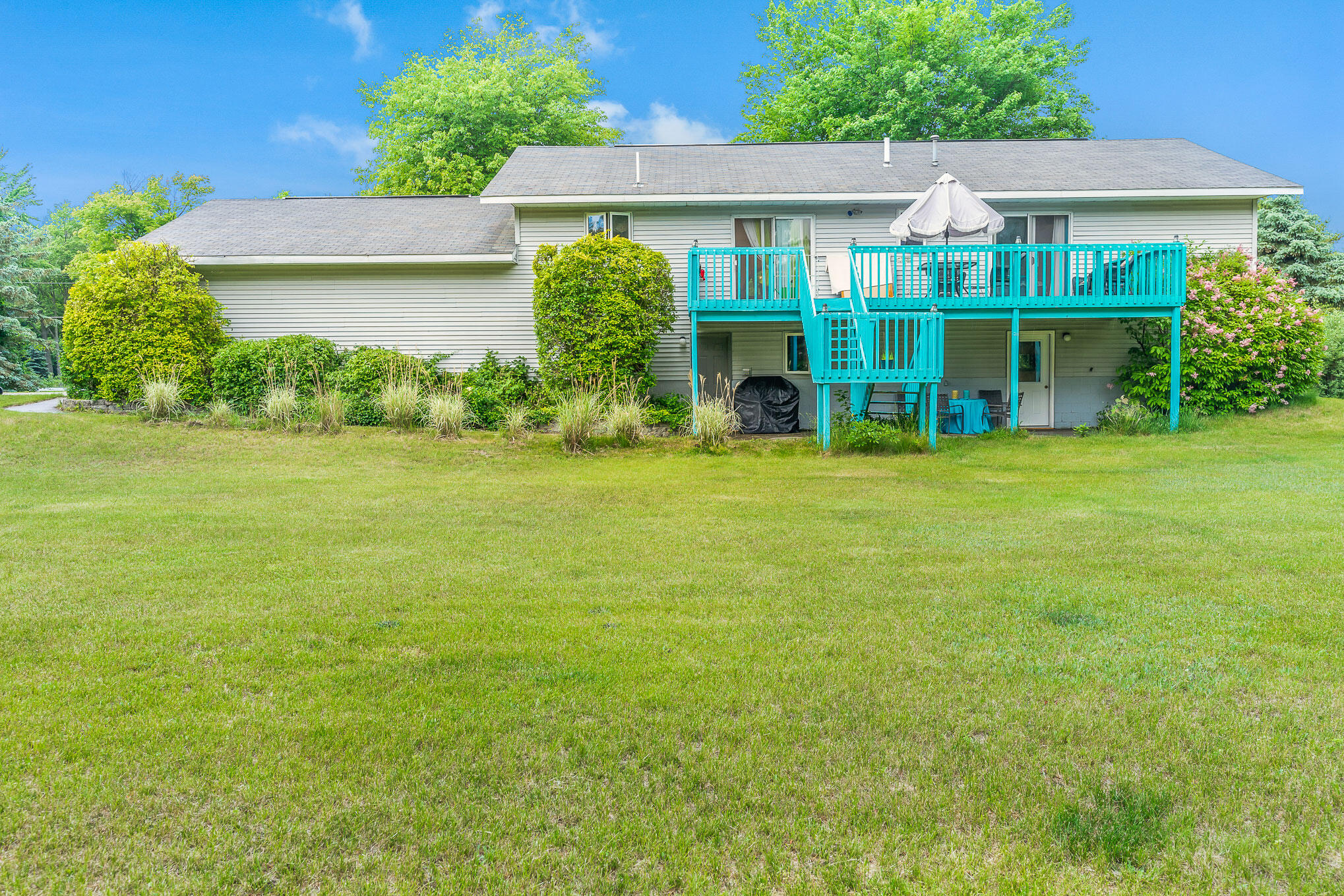 2375 Fenner Road Muskegon, MI 49445 - Photo 3 of 39 DSC00649