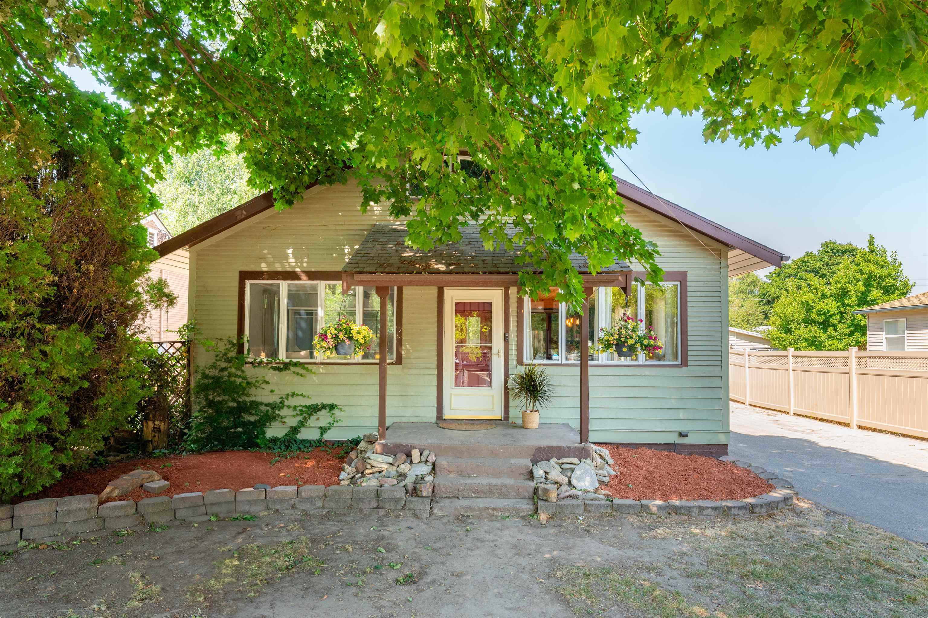 650 South Ray Street Spokane, WA 99202 - Photo 1 of 35 Gallery Image 1