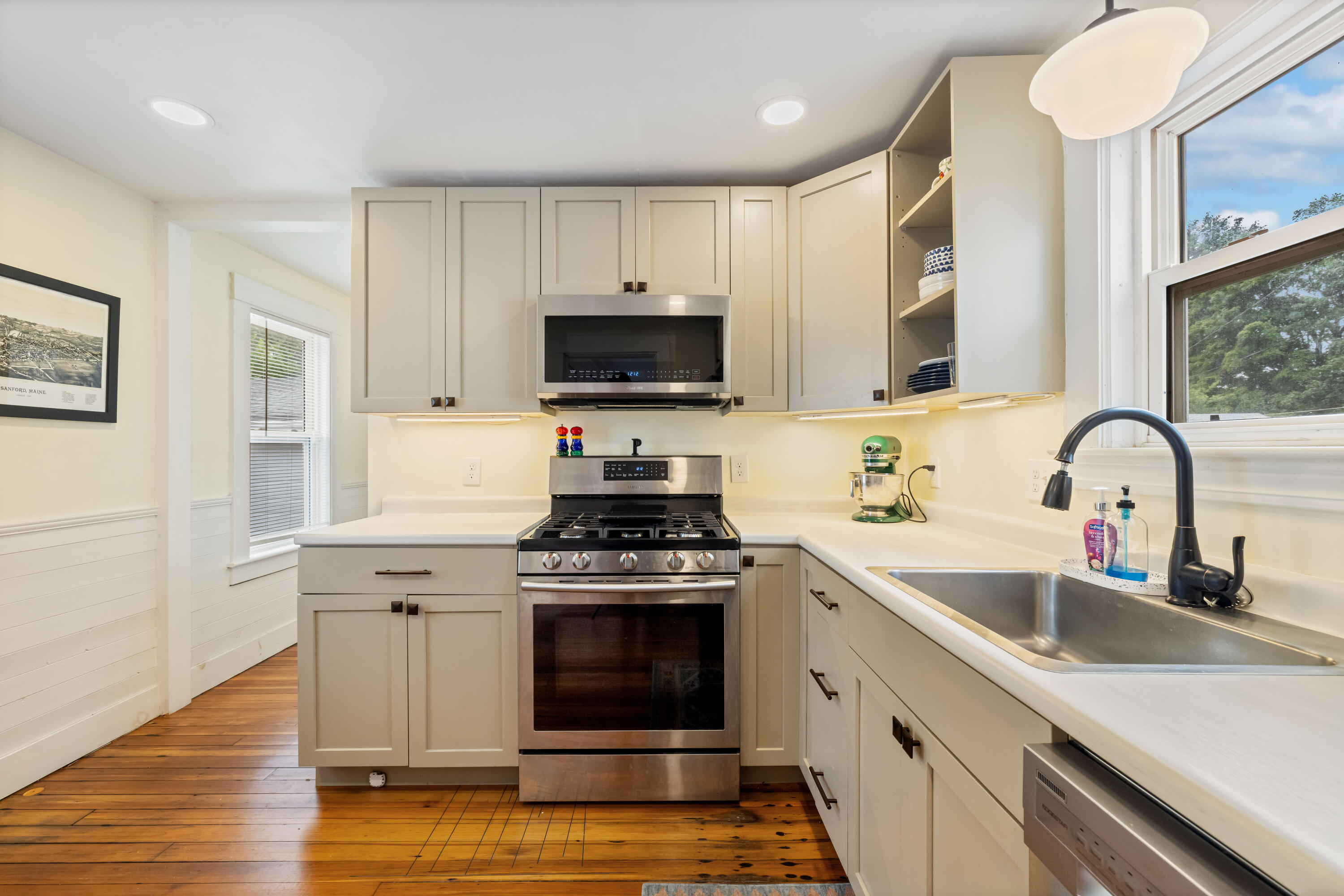 28 Elm Street Sanford, ME 04073 - Photo 13 of 38 3G0A8642