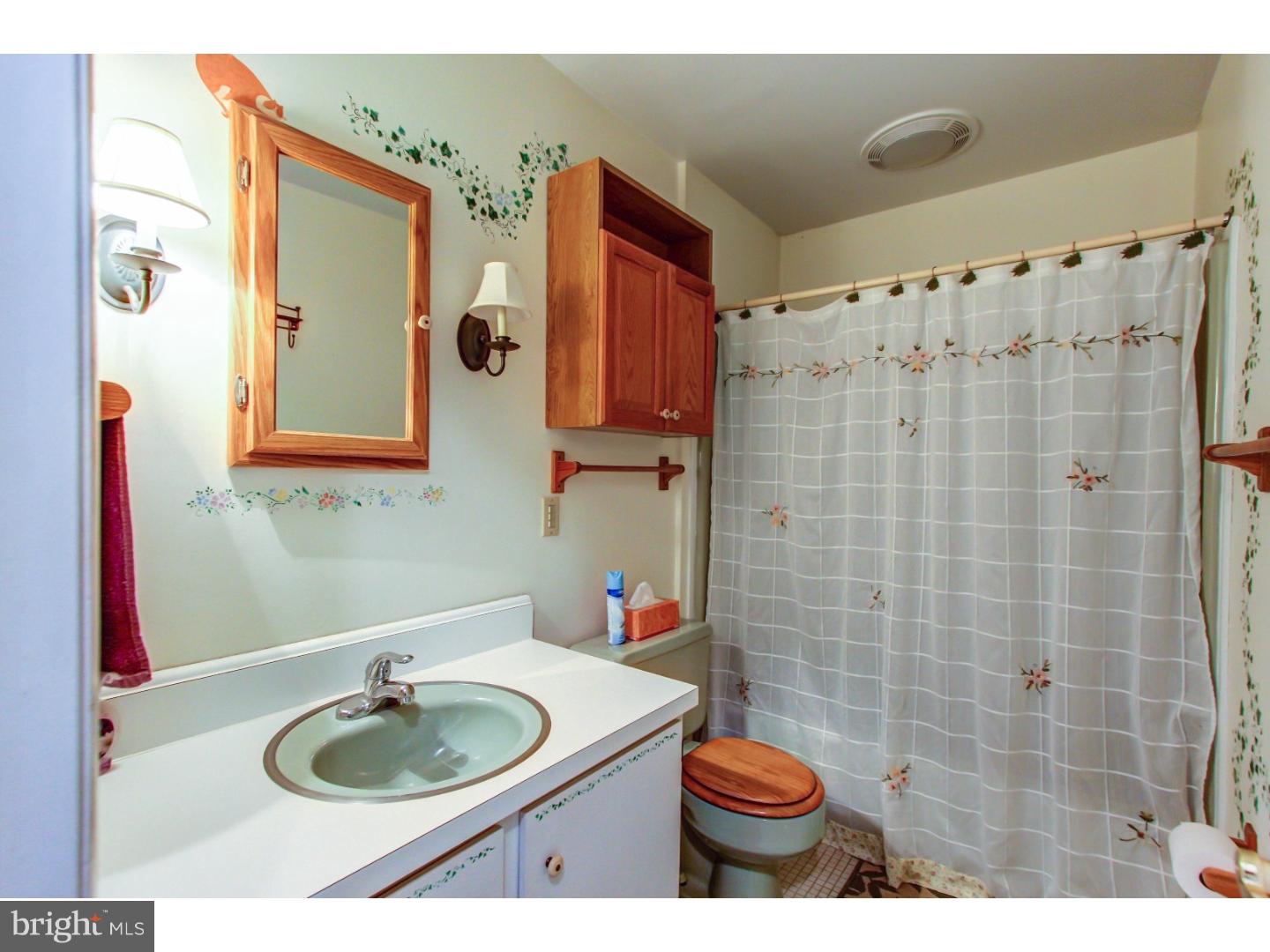 574 Lamplighter Road Horsham, PA 19044 - Photo 14 of 21 Gallery Image 14