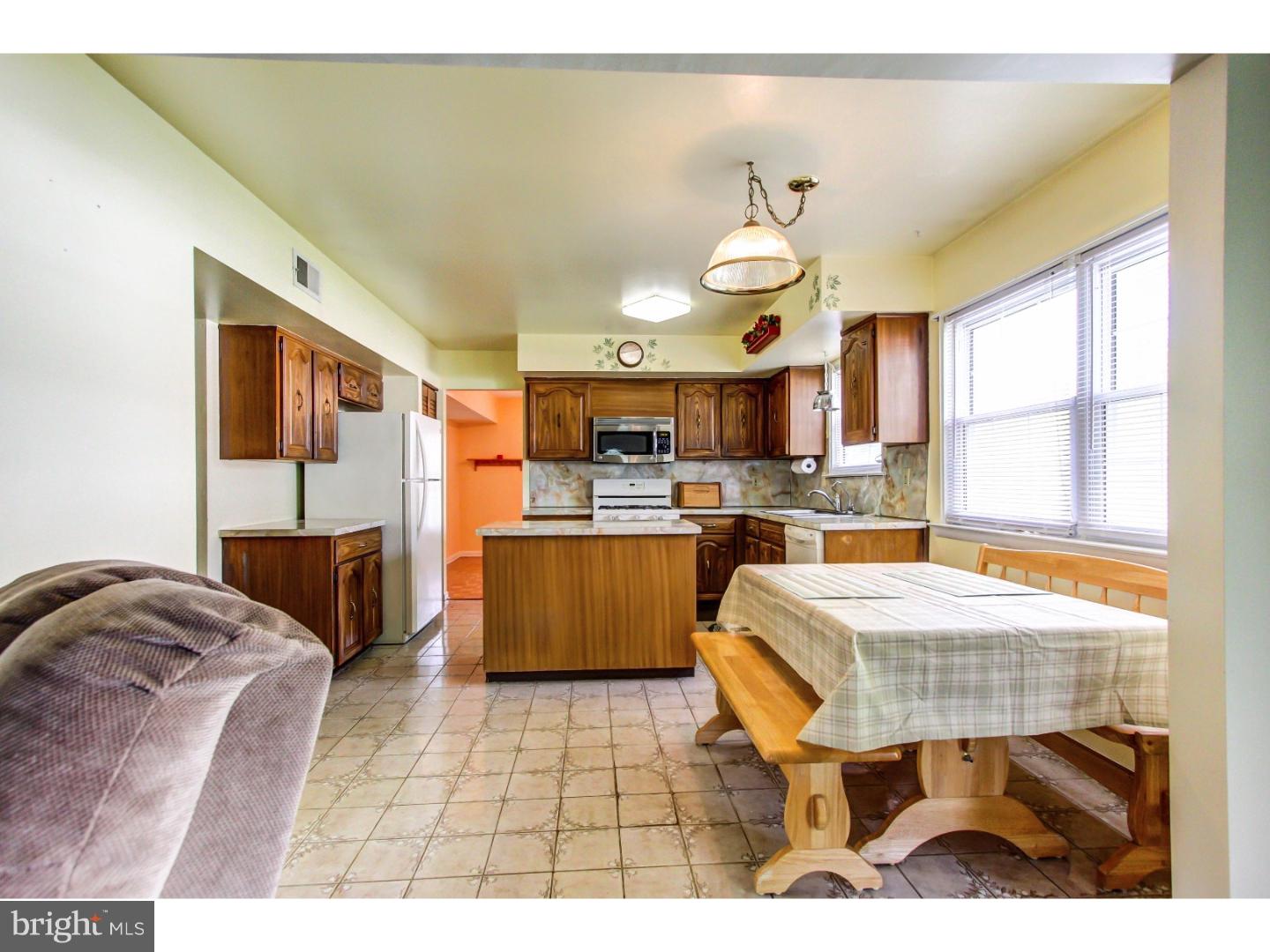 574 Lamplighter Road Horsham, PA 19044 - Photo 3 of 21 Gallery Image 3