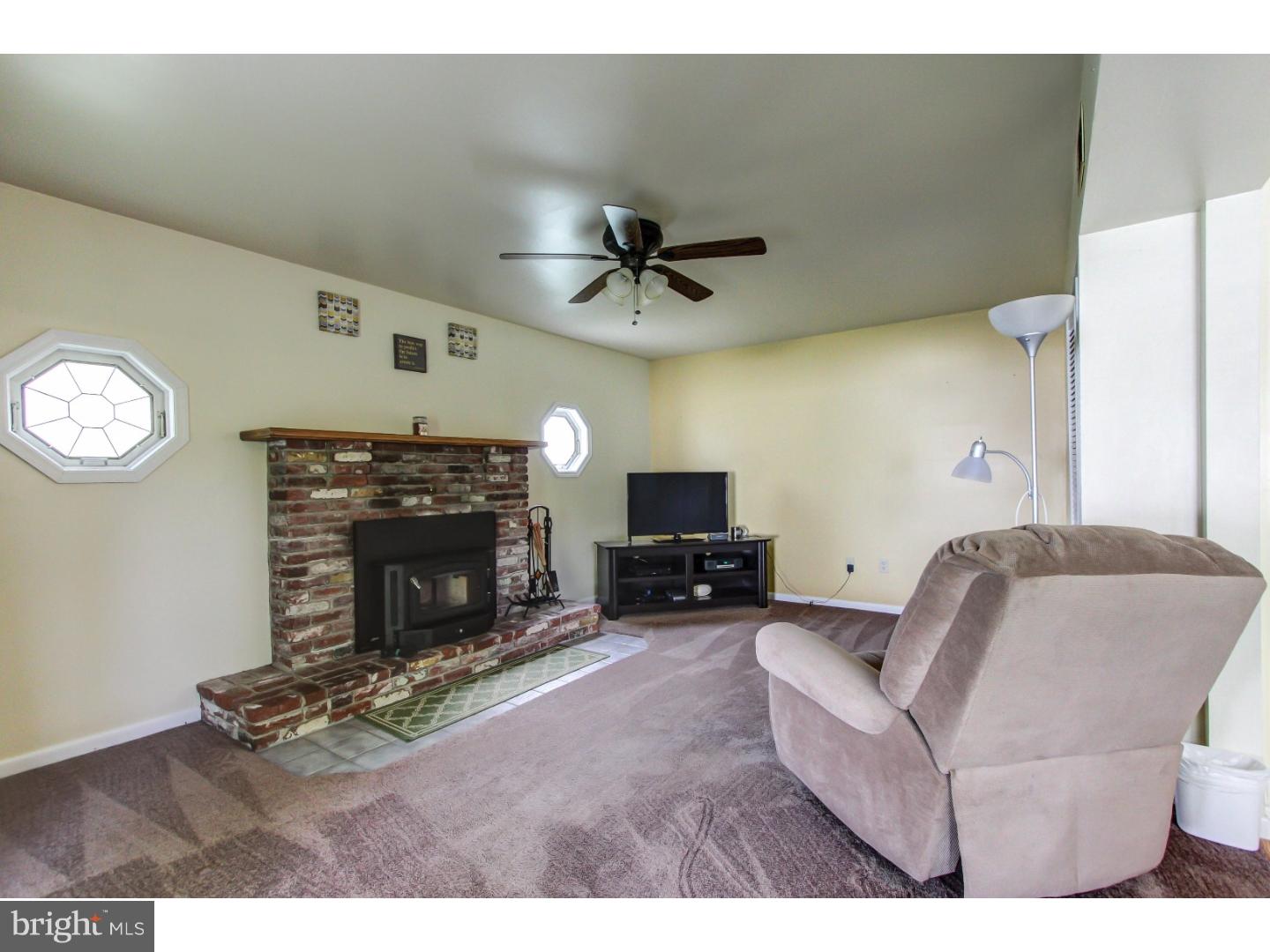 574 Lamplighter Road Horsham, PA 19044 - Photo 5 of 21 Gallery Image 5