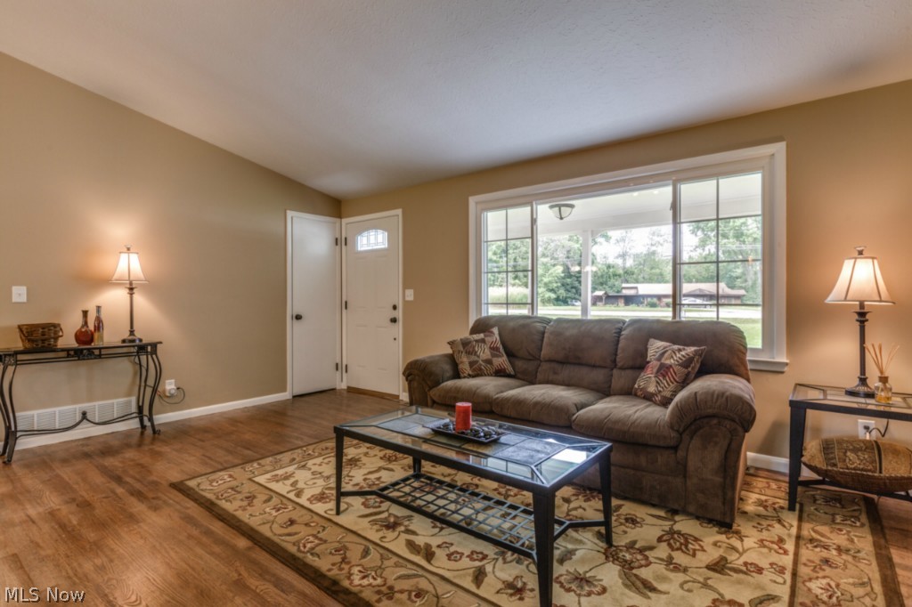 9762 Johnnycake Ridge Road Mentor, OH 44060 - Photo 8 of 23 Gallery Image 8