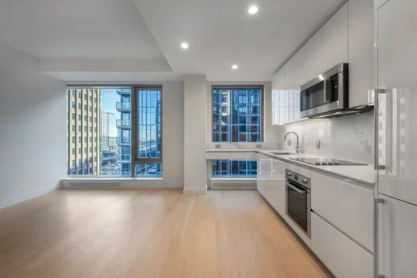 $4,100 | 135 Seaport Boulevard, Unit 1010, Boston, MA 02210