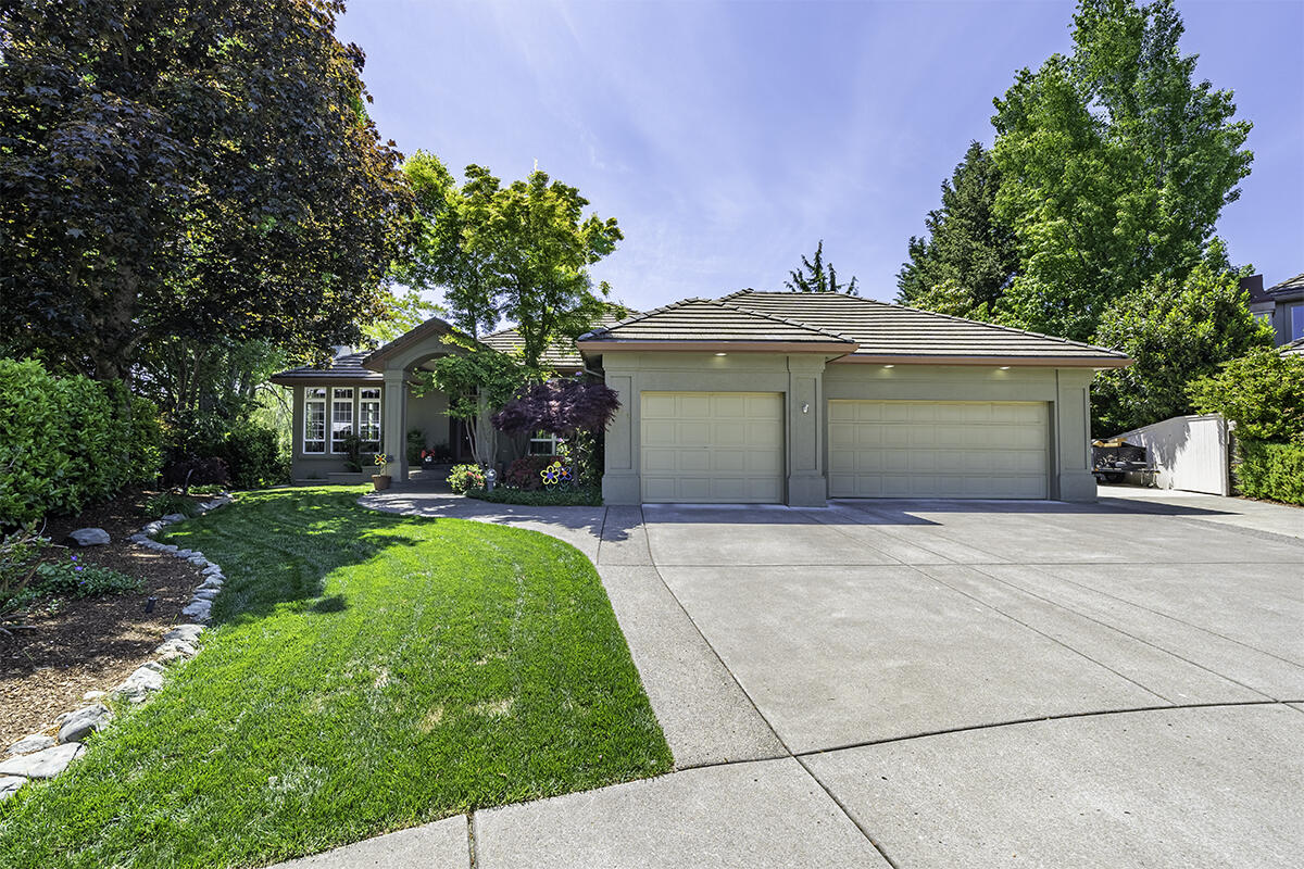 2972 Rosedale Terrace Medford, OR 97504 - Photo 52 of 55 DSC02182-HDR-Edit