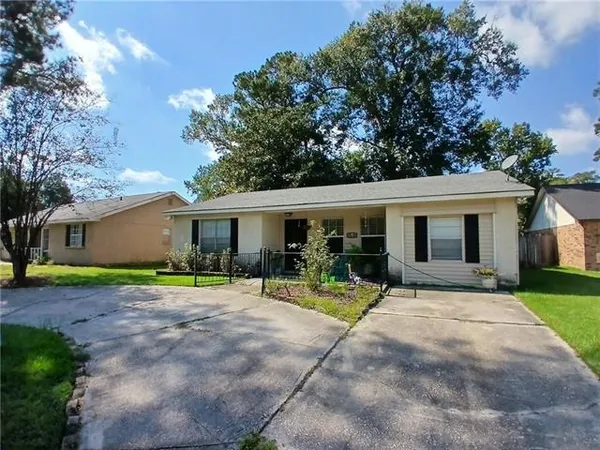 $1,595 | 231 Audubon Drive, Mandeville, LA 70471