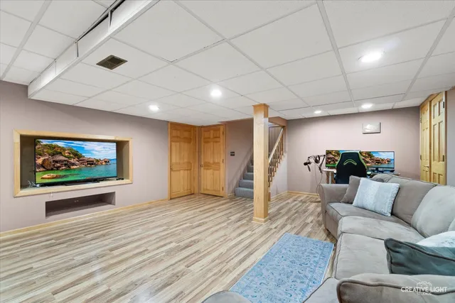 $750,000 | 26-w080 Wood Lark Drive, Carol Stream, IL 60188