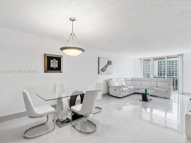 $2,850 | 19370 Collins Avenue, Unit 625, Sunny Isles Beach, FL 33160
