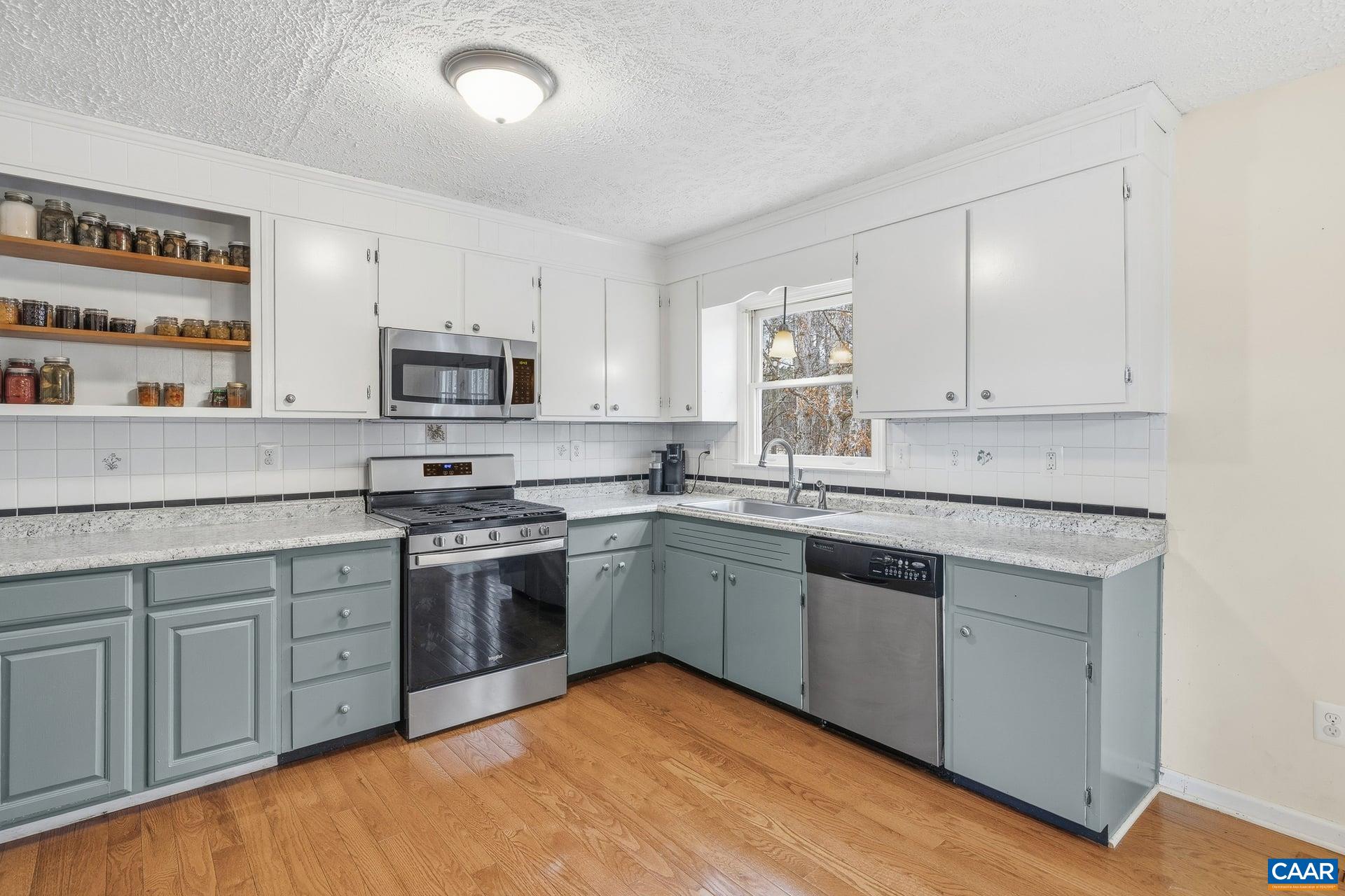 2325 Martin Kings Road Scottsville, VA 24590 - Photo 22 of 46