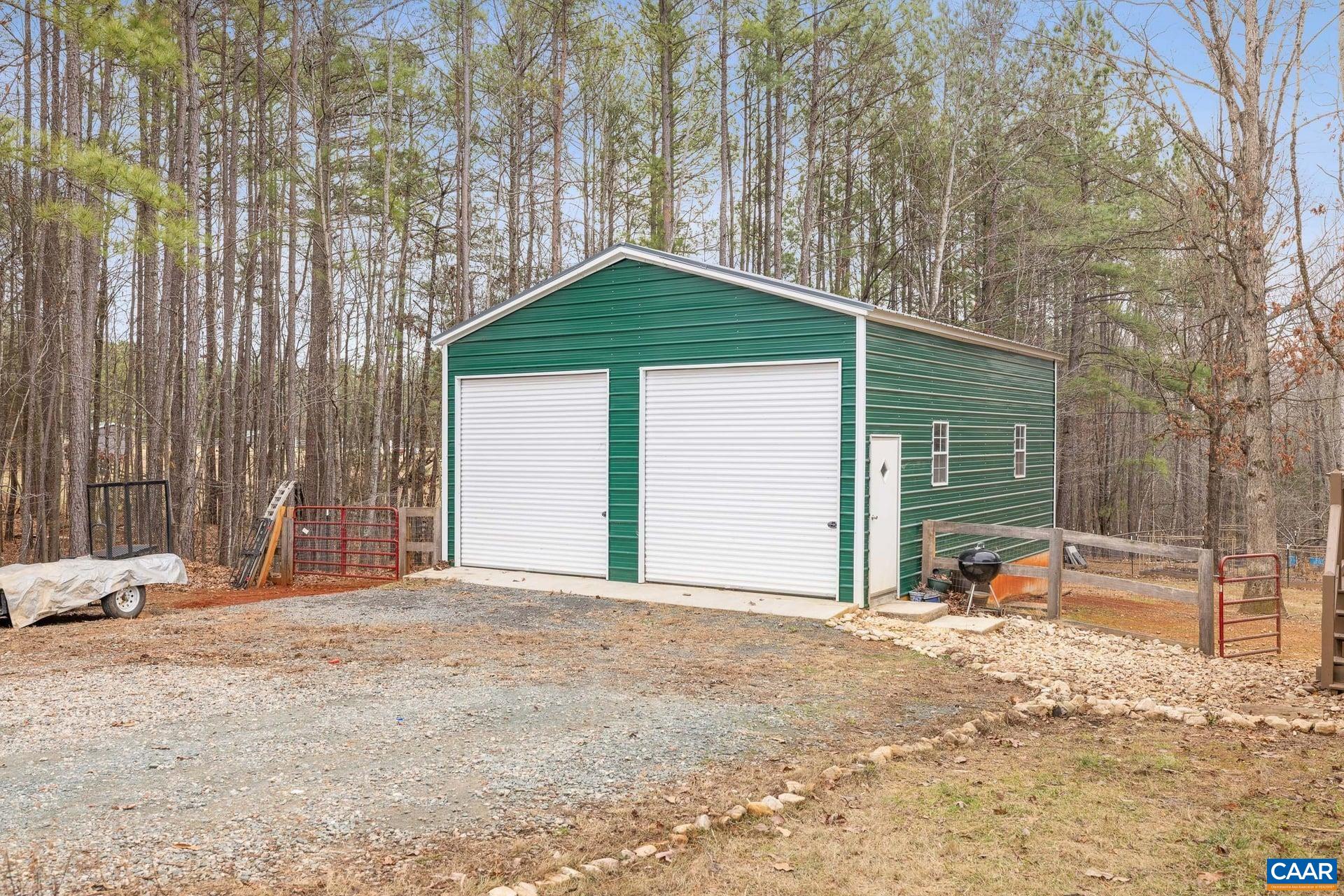 2325 Martin Kings Road Scottsville, VA 24590 - Photo 4 of 46