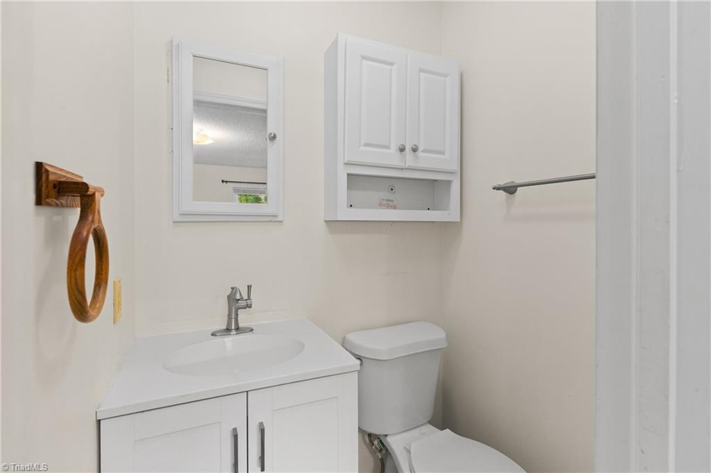 7545 Grapevine Road Lewisville, NC 27023 - Photo 15 of 39 Gallery Image 15