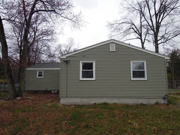 38 Louis Road Springfield, MA 01118 - Photo 4 of 26 Gallery Image 4