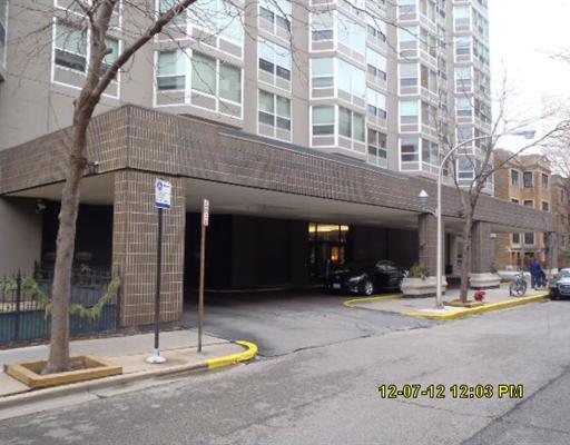 720 West Gordon Terrace, Unit 15L Chicago, IL 60613 - Photo 9 of 12 a view of a building with street