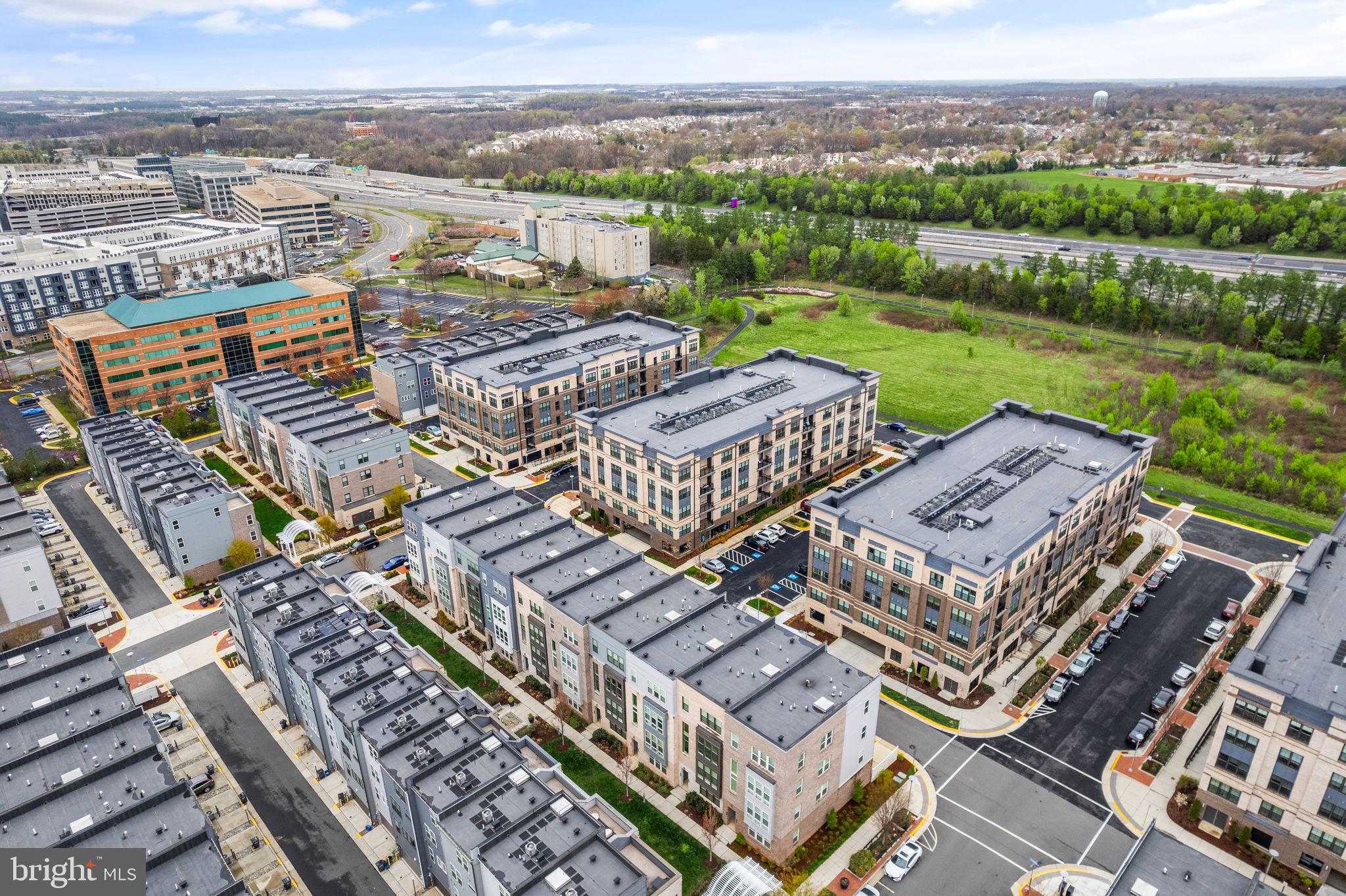 2319 Field Point Road, Unit 401 Herndon, VA 20171 - Photo 53 of 59 Gallery Image 53
