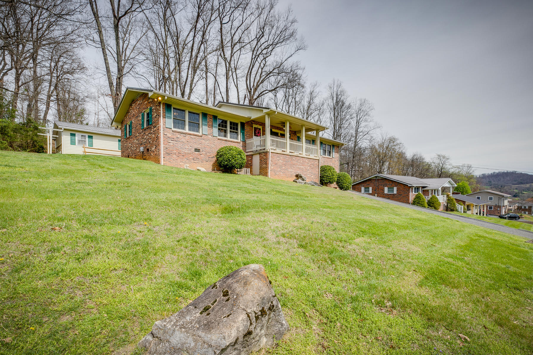2548 Bob Little Road Elizabethton, TN 37643 - Photo 6 of 53 004