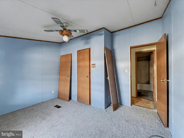 an empty room with closet