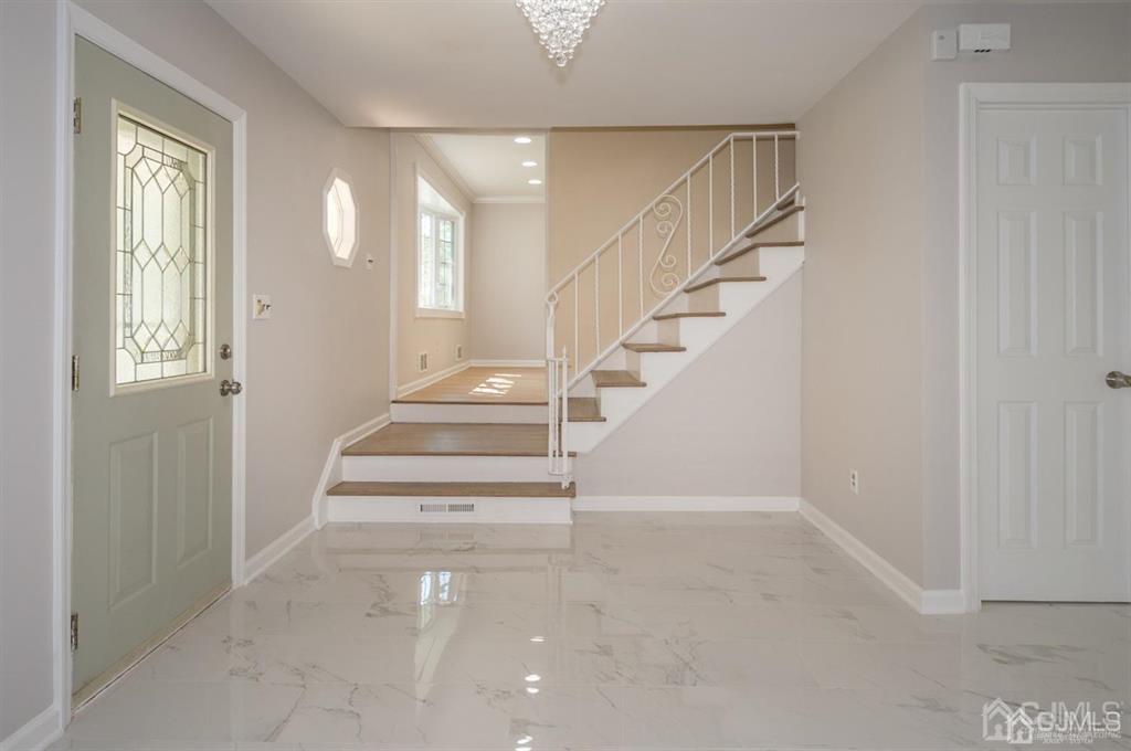23 Lynnwood Road Edison, NJ 08820 - Photo 4 of 28